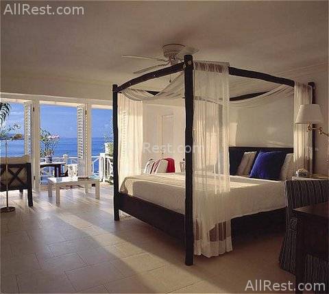 Round Hill Hotel & Villas 40